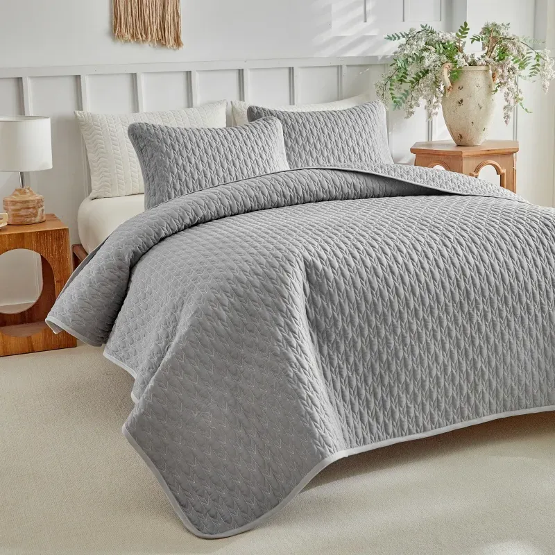 Gray Diamond Ultrasonic Quilted Microfiber Bedspread Set with Pillow Shams